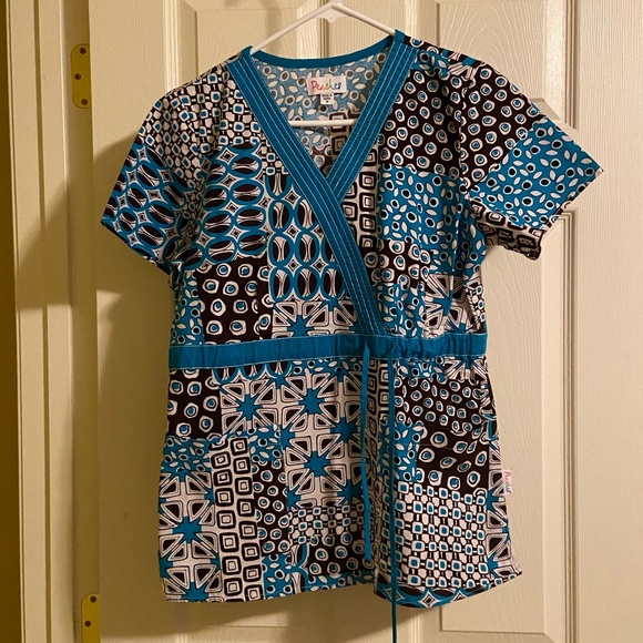 Scrub Top - Picture 1 of 4
